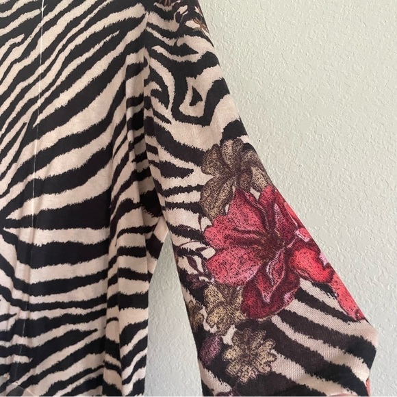 Chicos woman’s scoop neck sweater top size 2 LG floral zebra sophisticated mesh - Picture 9 of 11